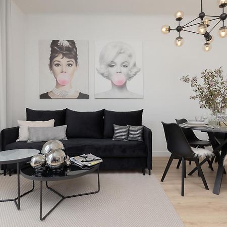 Fashionable City Center Apartment By Noclegi Renters Varsóvia Exterior foto