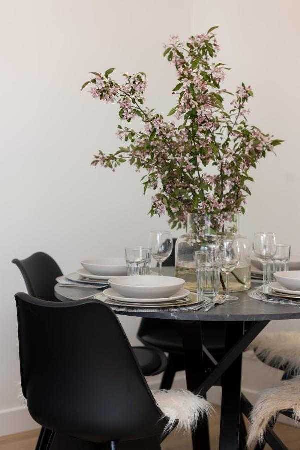 Fashionable City Center Apartment By Noclegi Renters Varsóvia Exterior foto