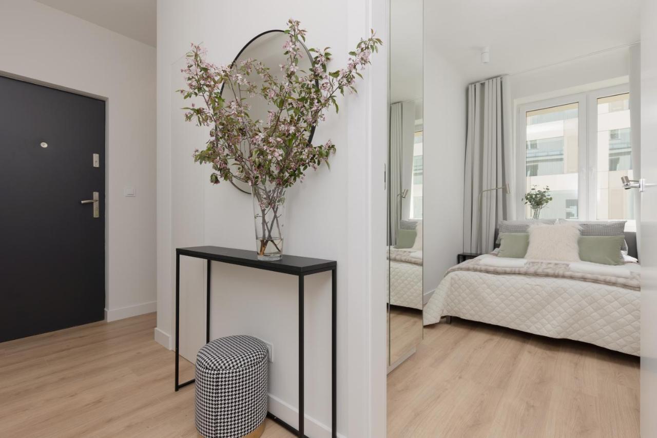 Fashionable City Center Apartment By Noclegi Renters Varsóvia Exterior foto