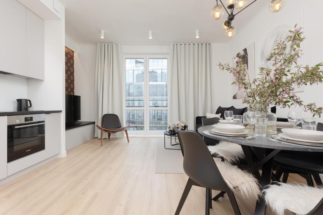 Fashionable City Center Apartment By Noclegi Renters Varsóvia Exterior foto