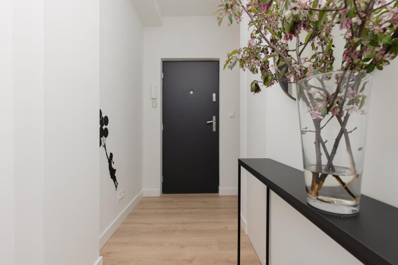 Fashionable City Center Apartment By Noclegi Renters Varsóvia Exterior foto